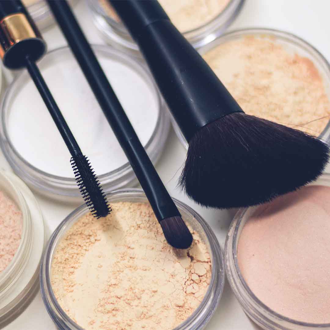 Face Powder Touch-Up Tips: Reviving Your Makeup Throughout the Day