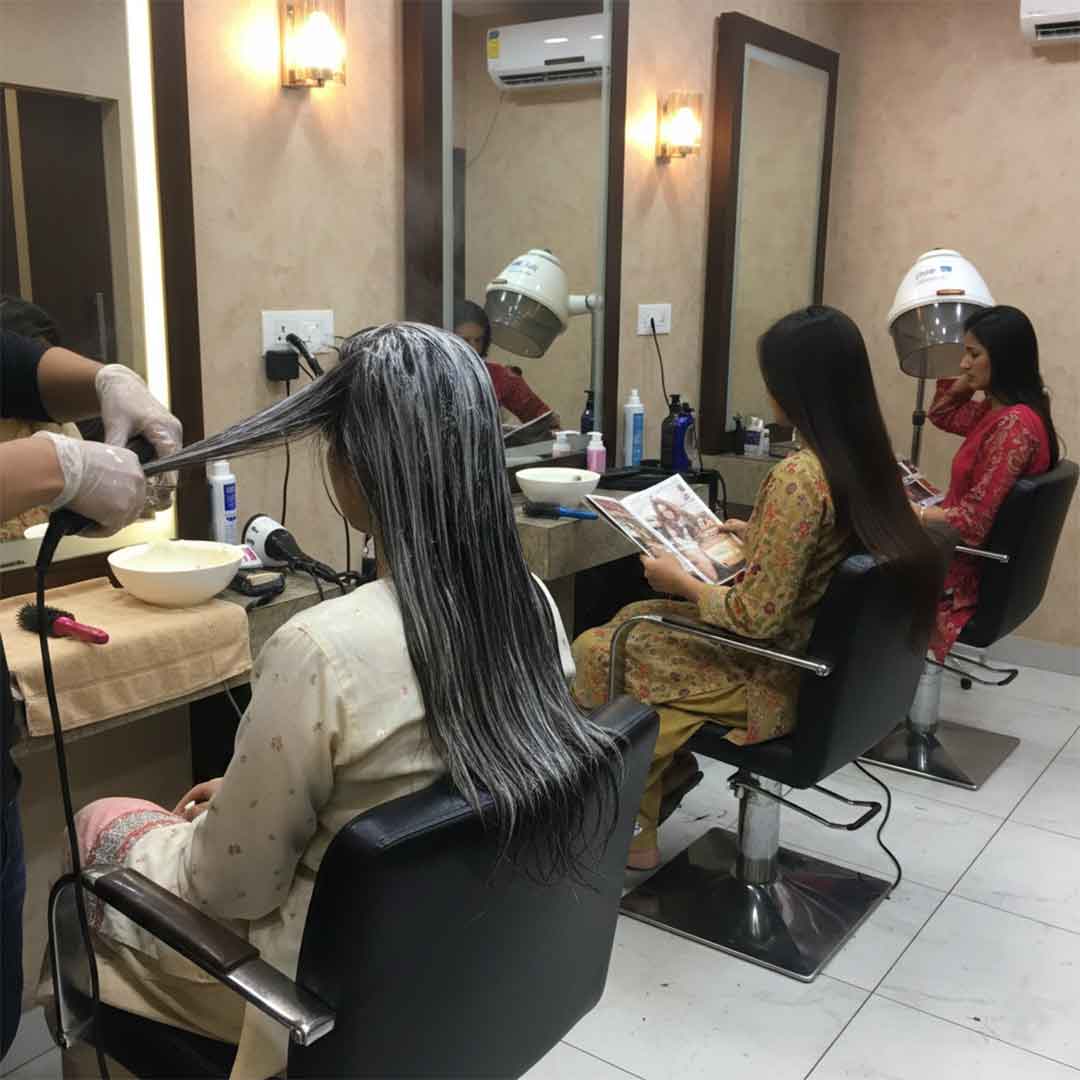What to Expect During Your First Keratin Treatment